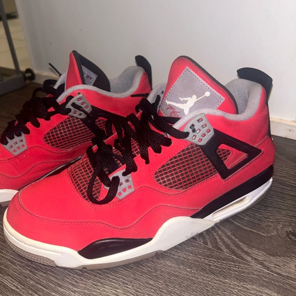 Jordan Retro 4 Toro Size 11 - Picture 4 of 9